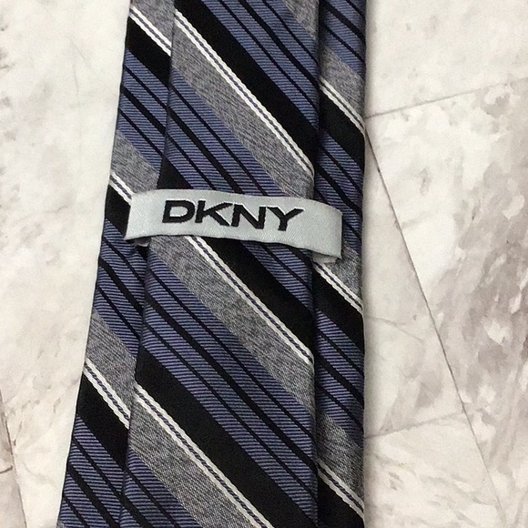 DKNY Silk Stripe tie in blue grey black Necktie - Picture 2 of 3